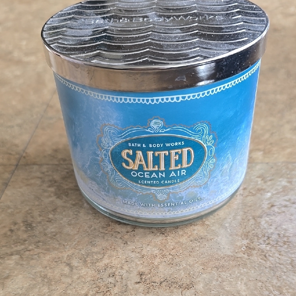 Bath & Body Works Salted Ocean Air Scented Candle - Blue